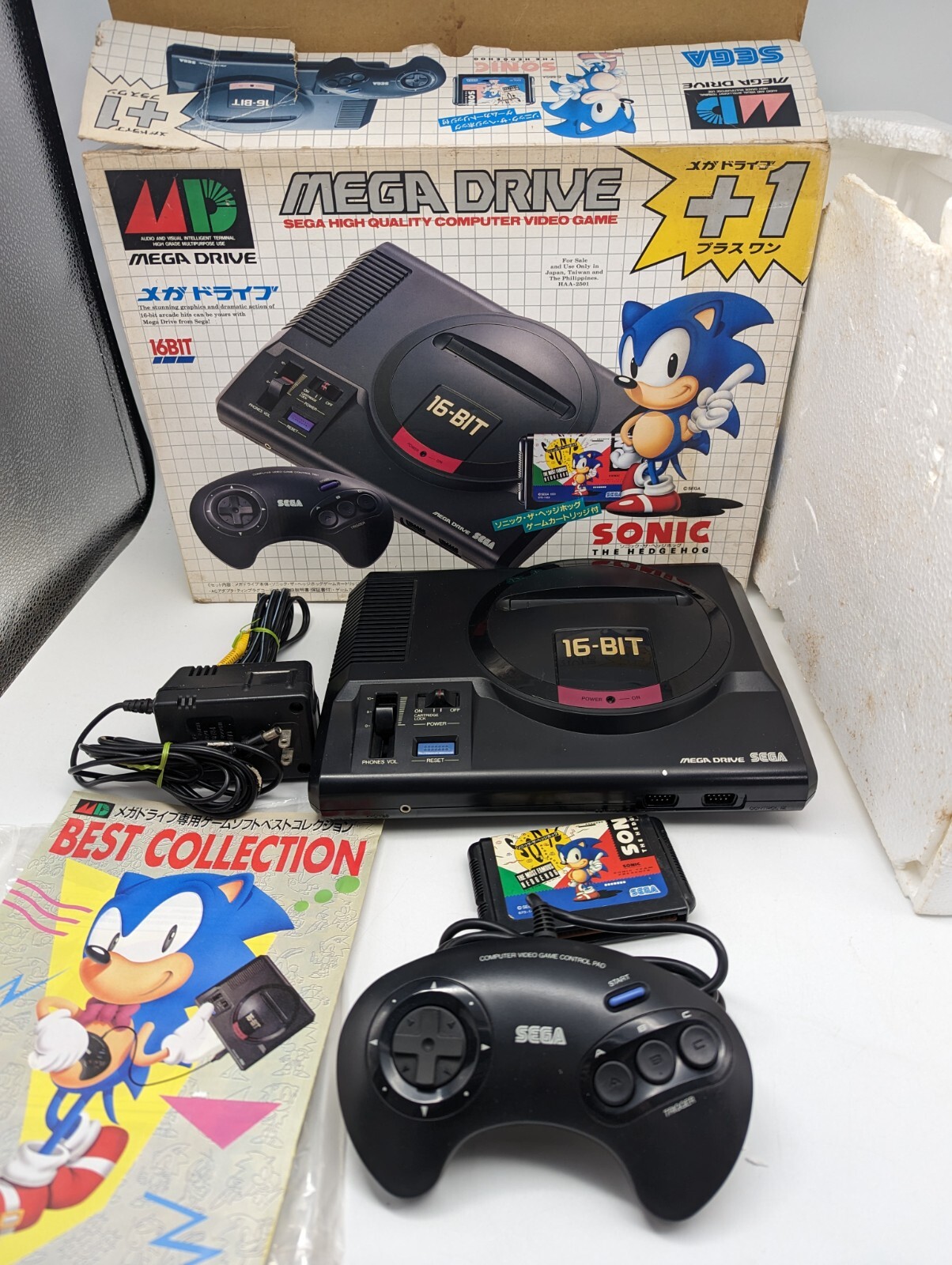 Boxed: Mega Drive PLUS 1 SONIC Console HAA-2510 Sega Genesis