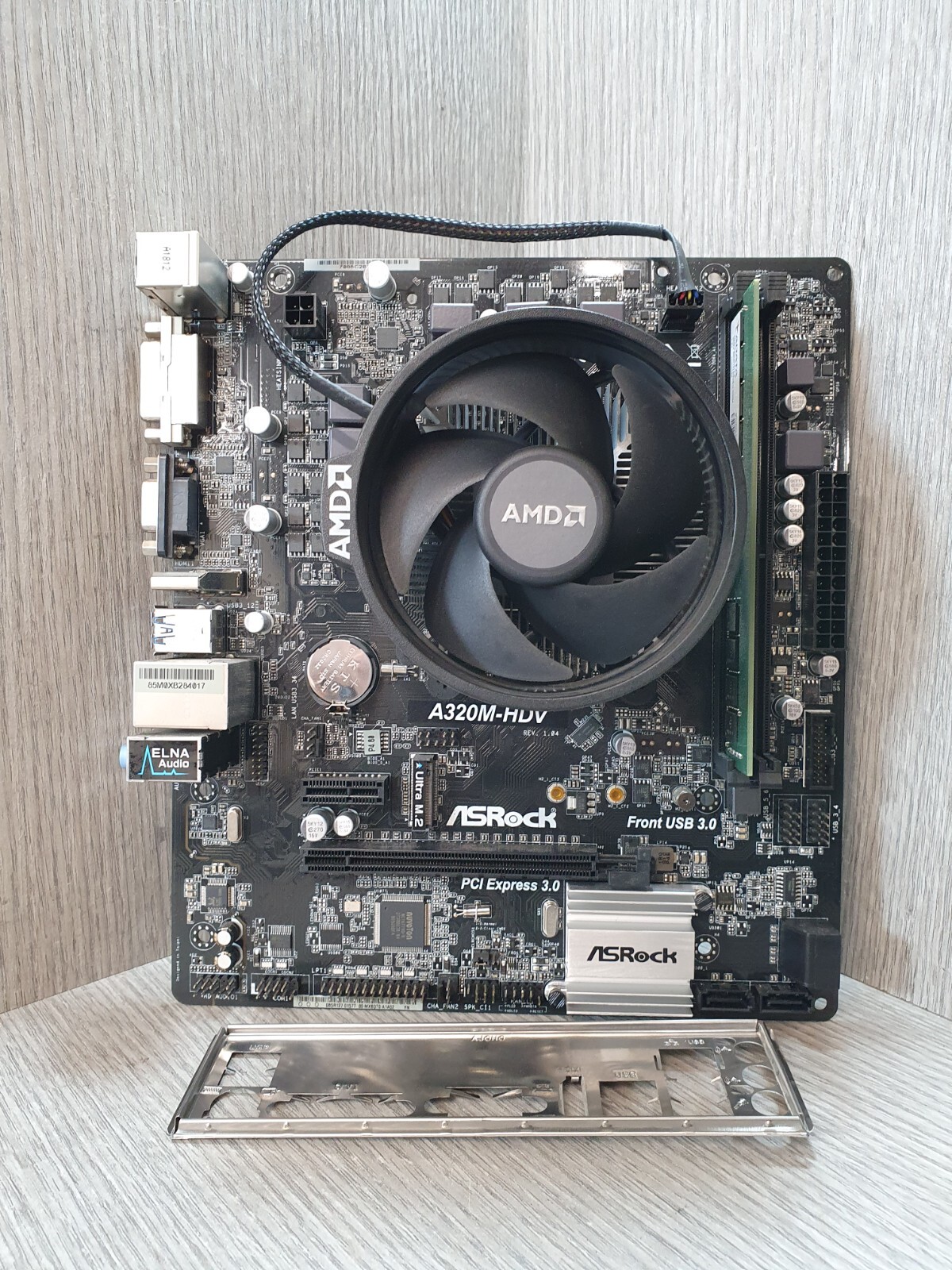 AMD Ryzen 3-2200G @ 3.5GHz 8GB DDR4 GA-A320M-HD2 Combo Grade B