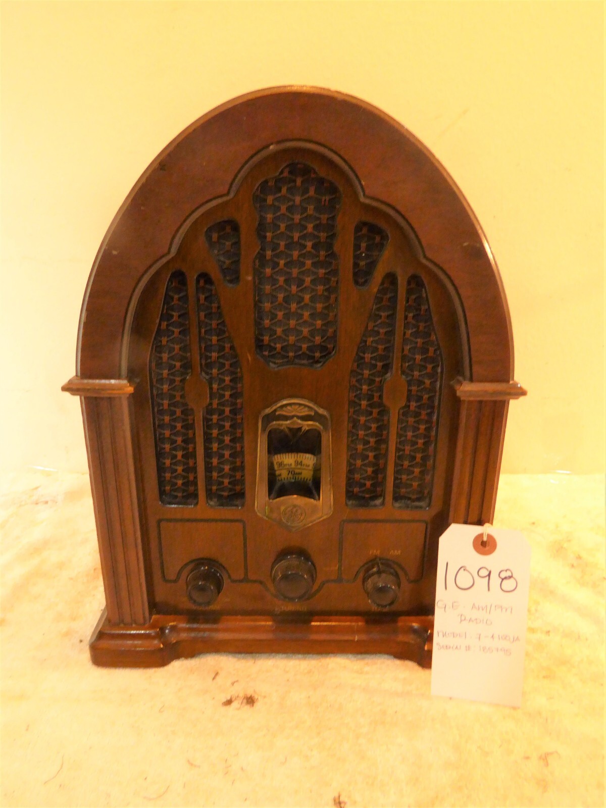 動作良好Thomson アンティーク調ラジオ 7-4100J FM⁄AM THOMSON