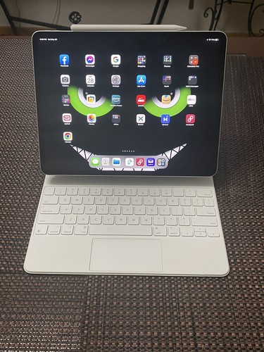 Apple Magic Keyboard 11