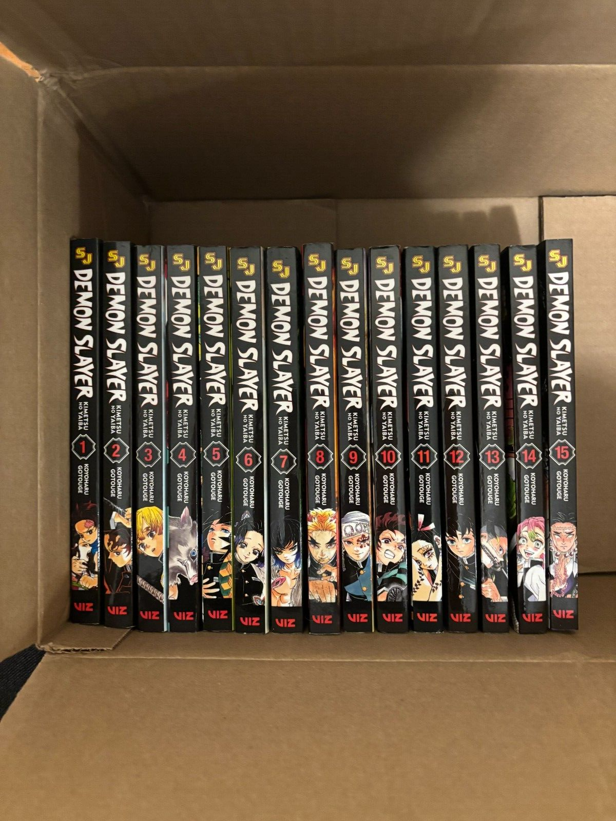 Kimetsu no Yaiba: Demon Slayer Complete Box Set (Eng) : Volumes 1