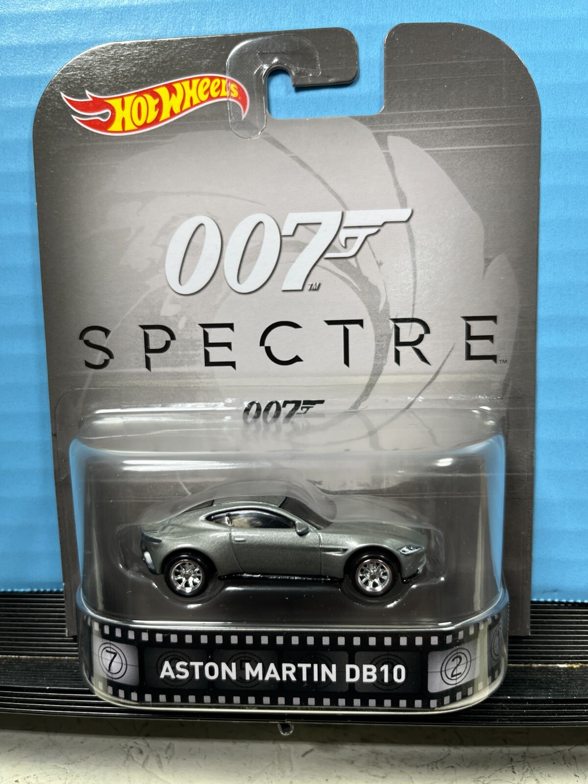 1/64 HOT WHEELS REAL RIDERS OO7 JAMES BOND SPECTRE ASTON MARTIN