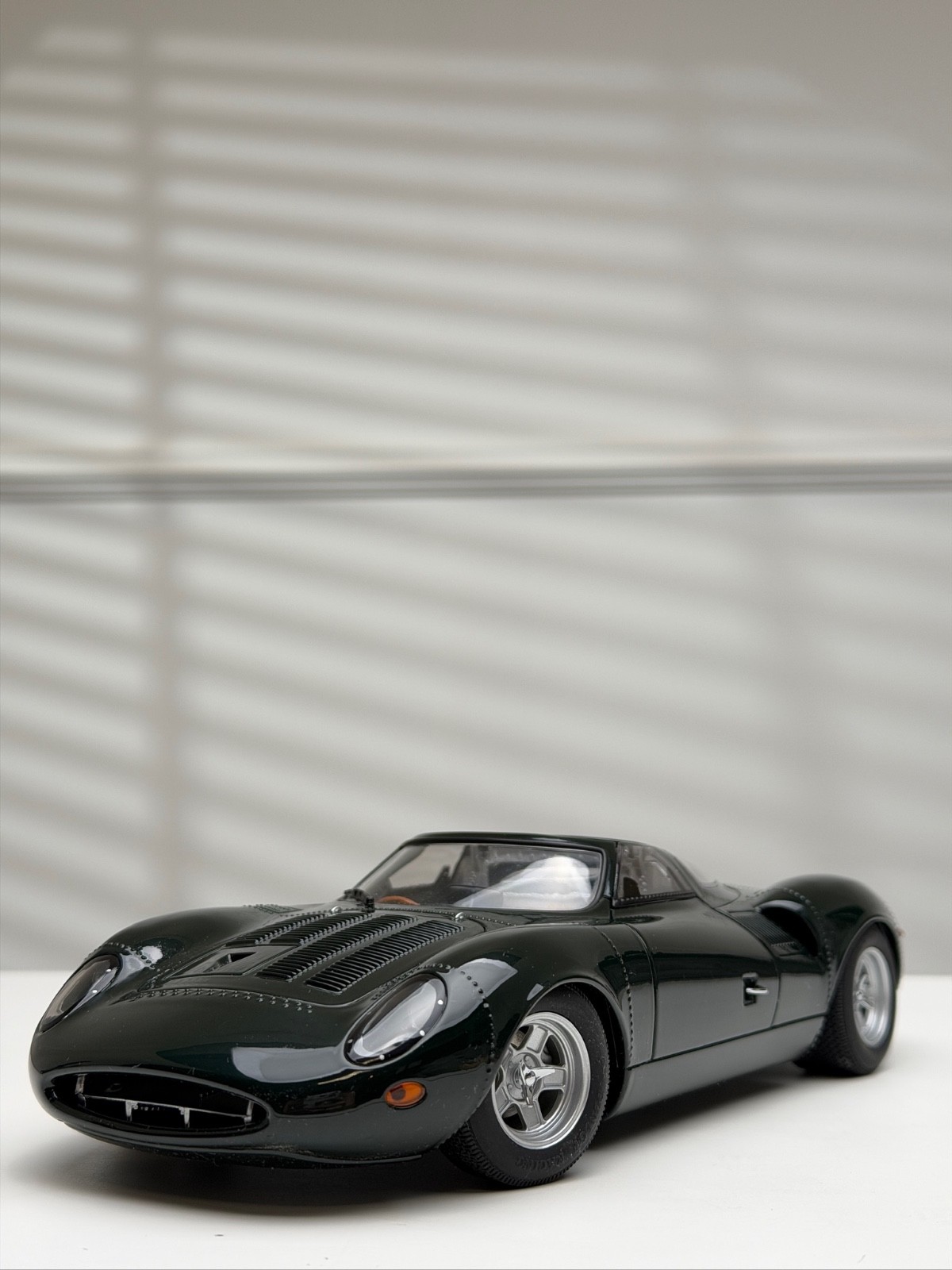 ミニカー JAGUAR XJ13 1/18 Model Car 1/18 Jaguar XJ13 Spider 1966