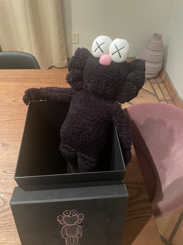 Y*I様 Kaws BFF Black Plush 世界3000体限定 ぬいぐる Y*I様 Kaws BFF