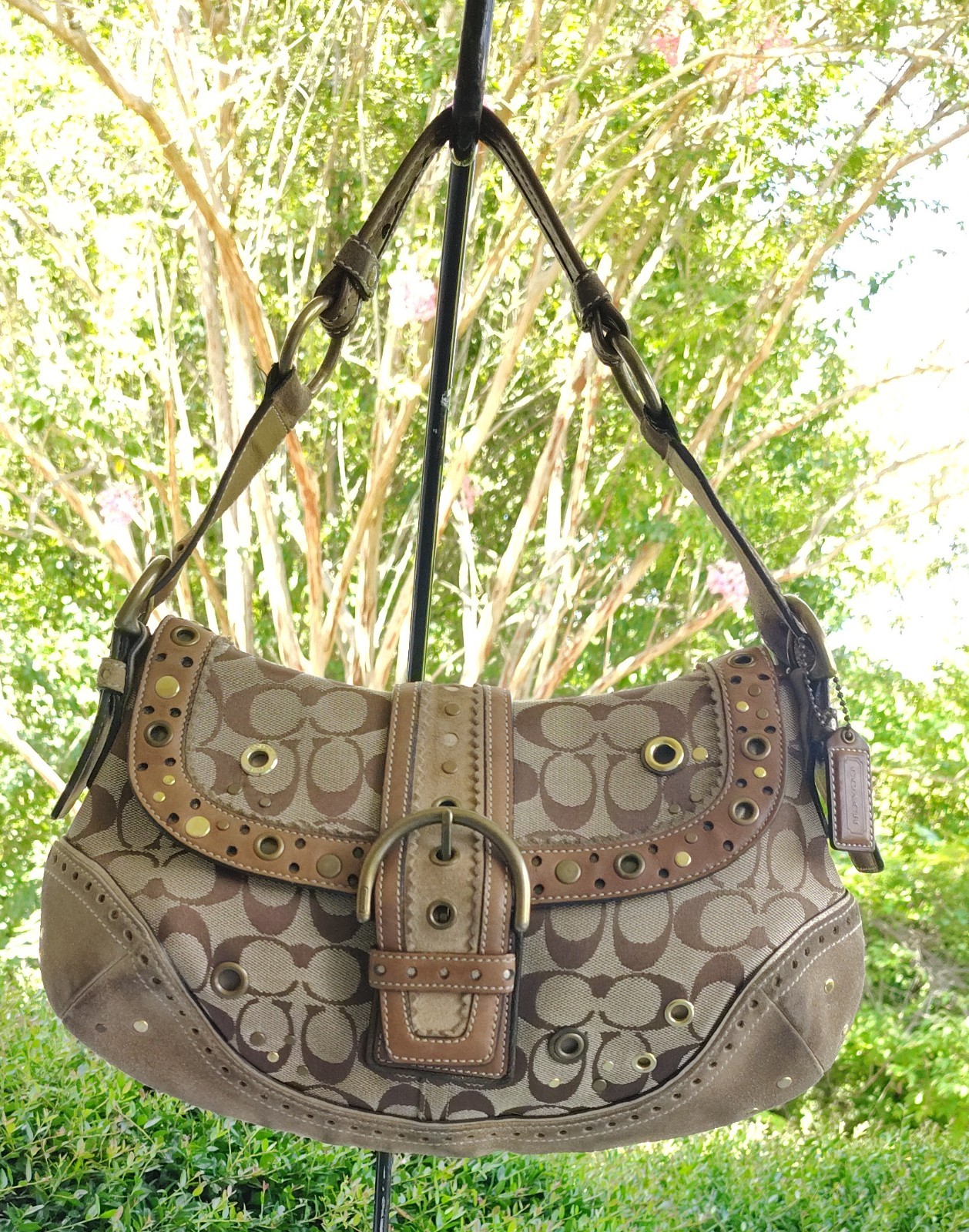 Coach MEDIUM 9451 Vintage Y2K Soho Beige Signature C Canvas Rivet