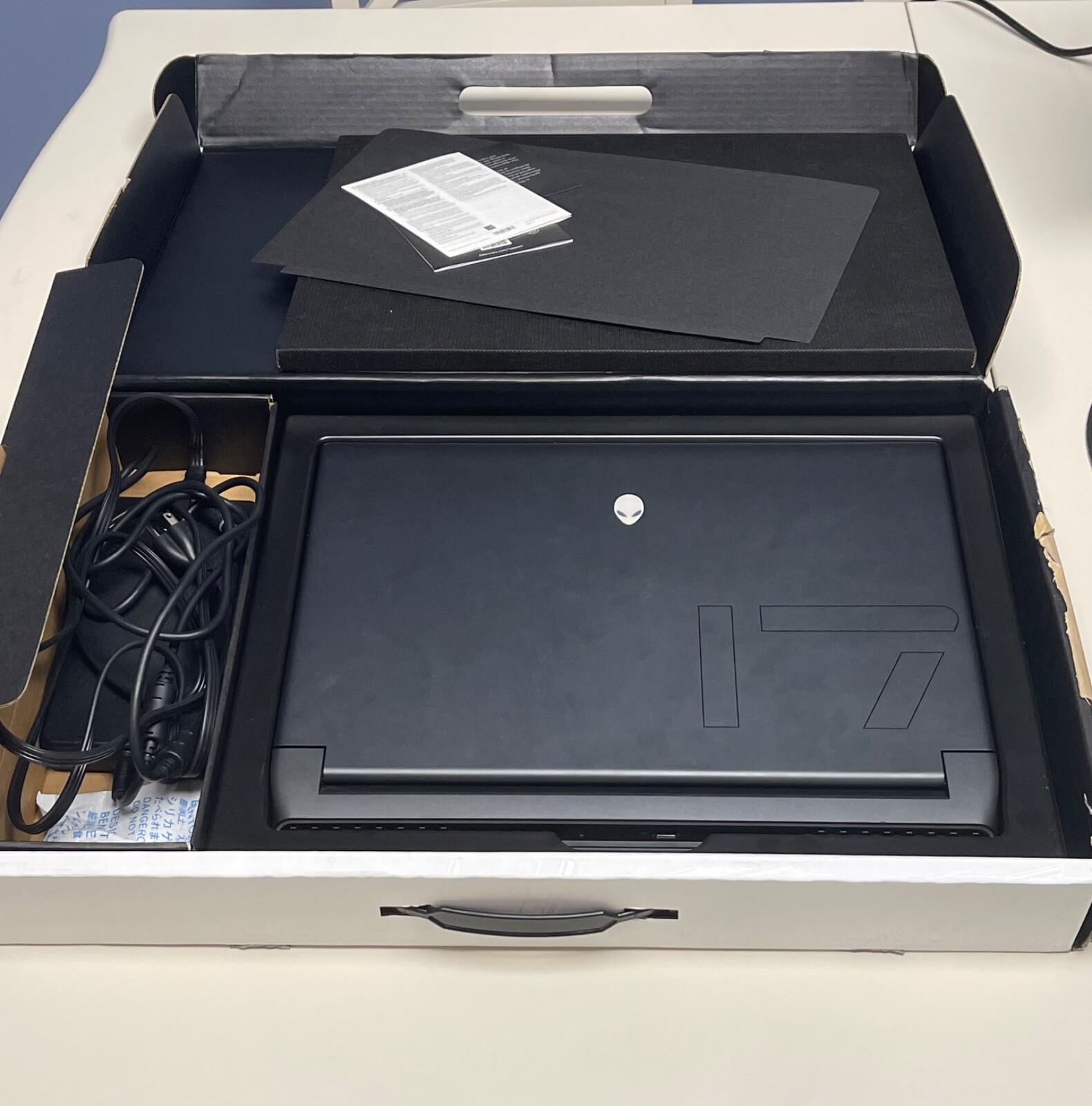 $_32.JPG?set_id=880000500F