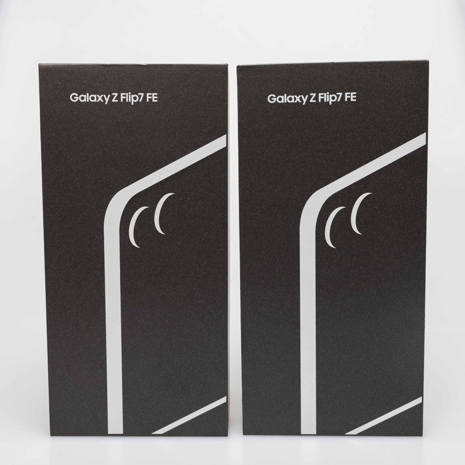 Samsung Galaxy Z Flip7 FE 5G SM-F761B 256GB Unlocked Phone Global