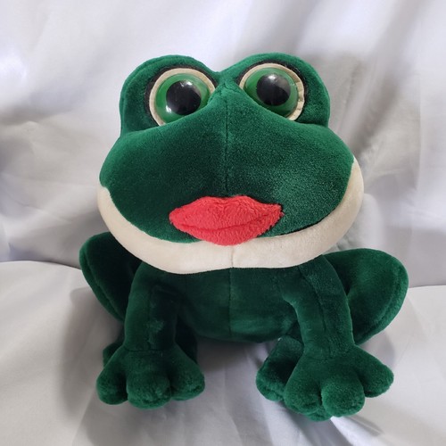 Russ Smooches Green Frog Plush Stuffed Animal Toy Big Eyes Lips No