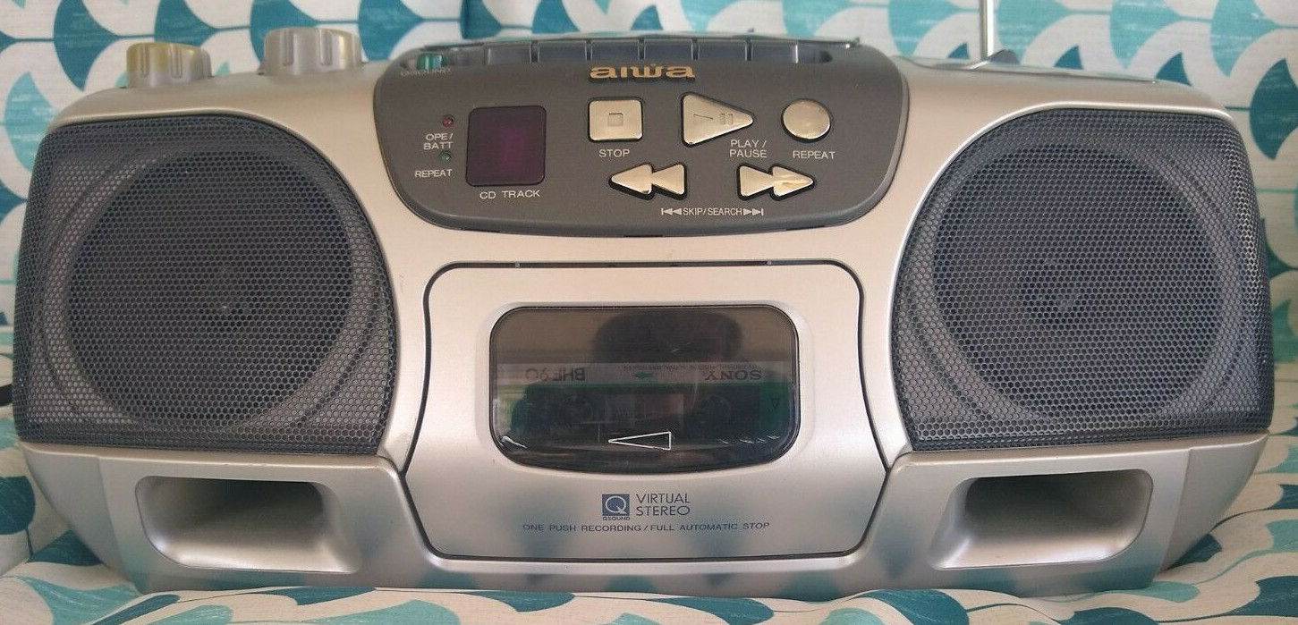 Vintage AIWA Boombox Stereo CSD-ES227 CD Cassette Tape AM/FM Radio