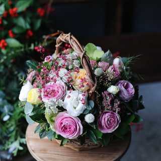 ex. flower shop & laboratory 季節のアレンジメント - M -の