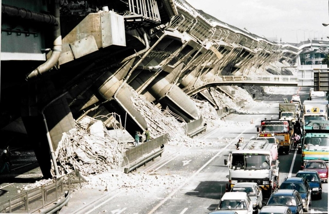 1995（平成7）年1月17日 初の震度7、死者6434人 | プレー