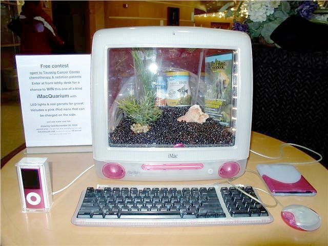 カラフルなiMacをそのまま水槽にした「Macquarium」 - GIGAZINE