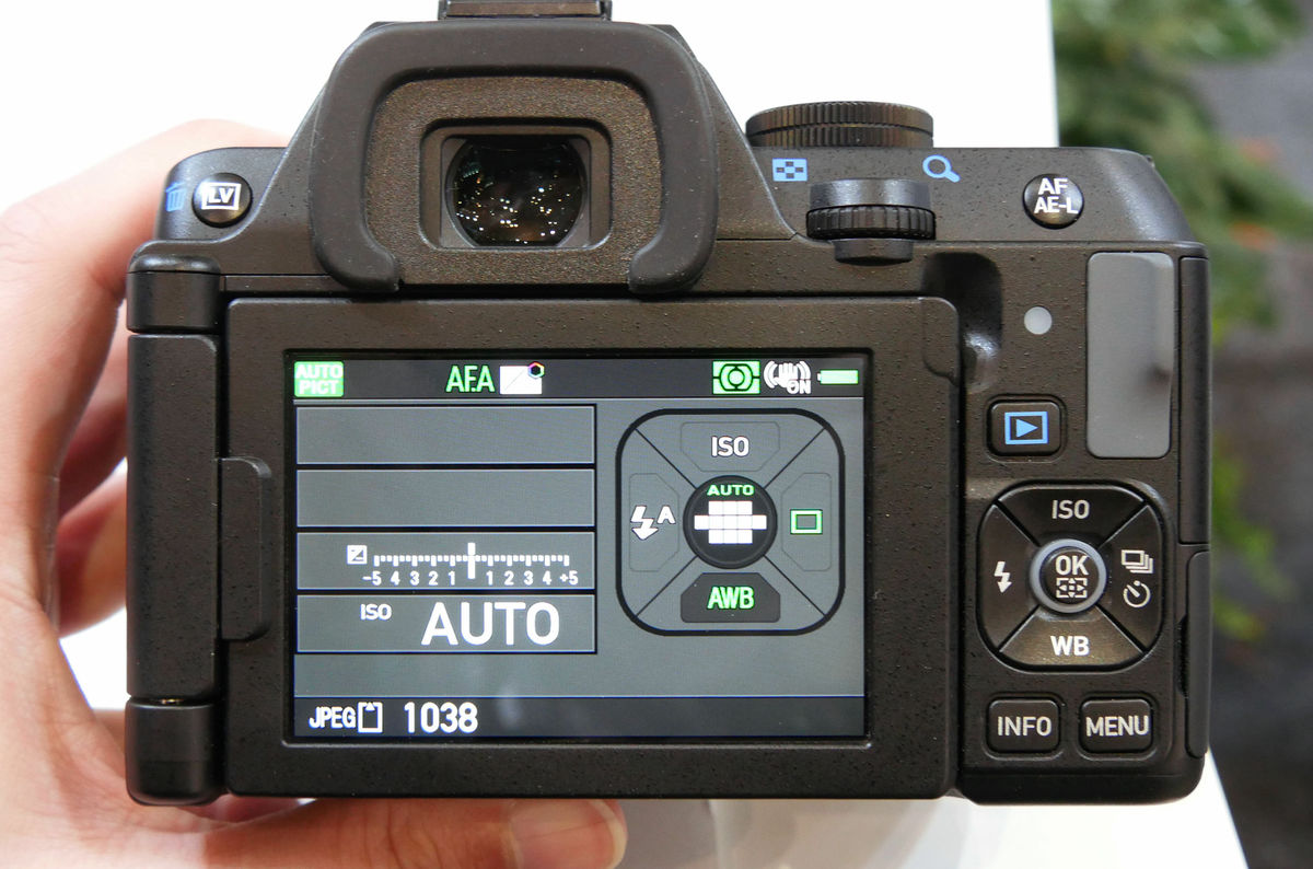 世界最小の防塵・防滴仕様一眼レフ、ペンタックス「K-S2」フォト