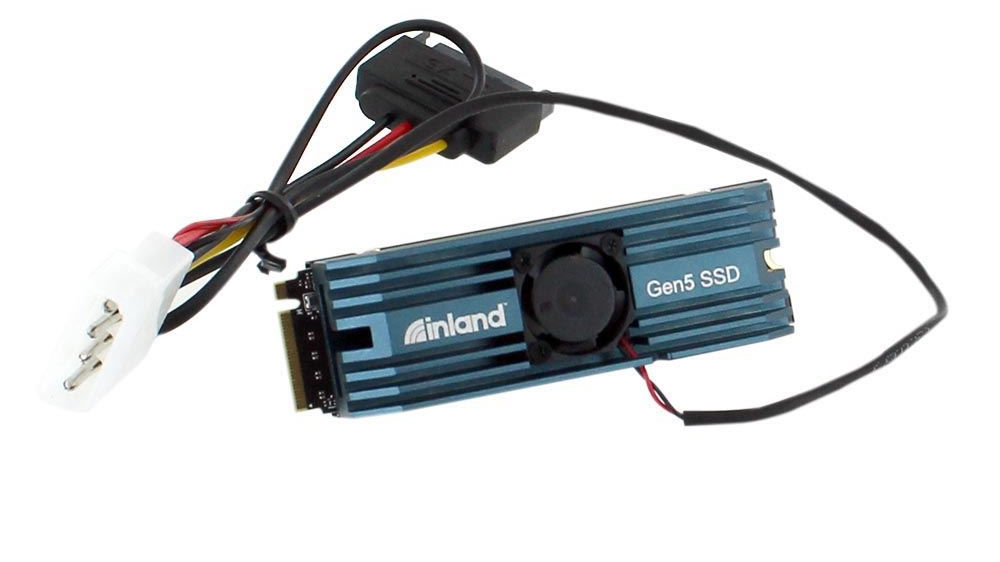 PCIe 5.0対応のSSDが販売開始、バカデカヒートシンクが話題に - GIGAZINE