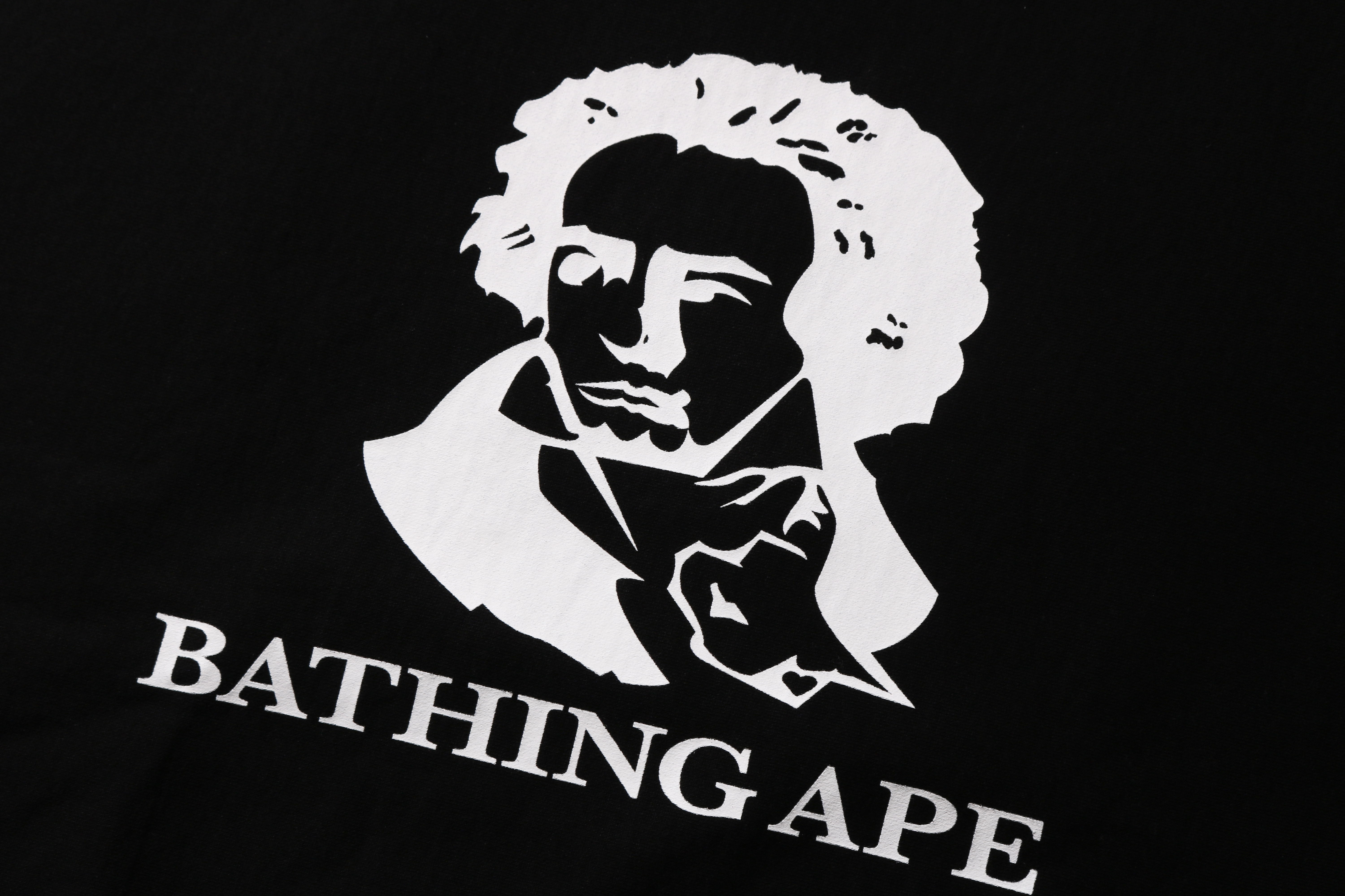 90年代をテーマにしたスウェットがBAPE.COMにて数量限定で登場