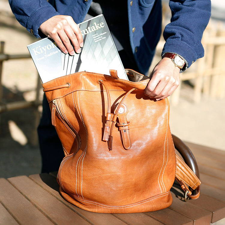 スタッフ愛用品 トーンオイルヌメ ソフトバックパック/土屋鞄製造所