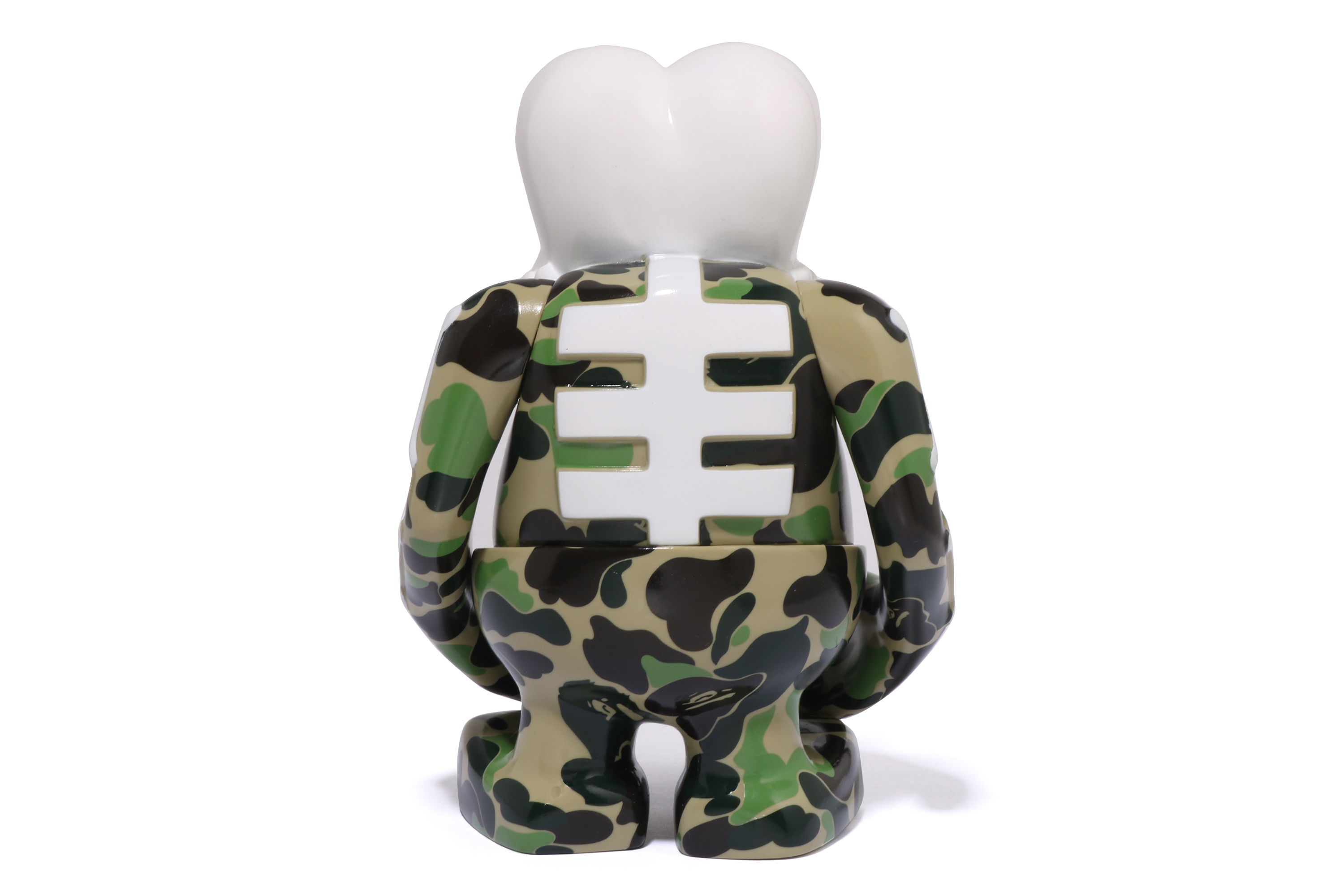 BAPE®︎とBOUNTY HUNTER SKULL KUN FIGURE 名作“スカルくん”がABC CAMO