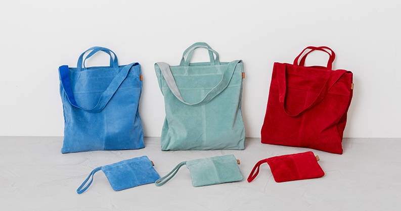 しなやかで傷が目立ちにくい「ピッグスエード」で仕立てた、2wayトート