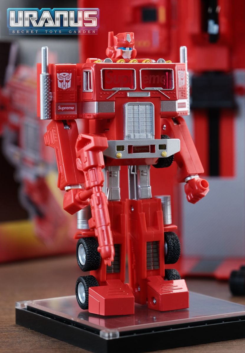 Daily Prime - Supreme G1 Optimus Prime In-Hand Images of