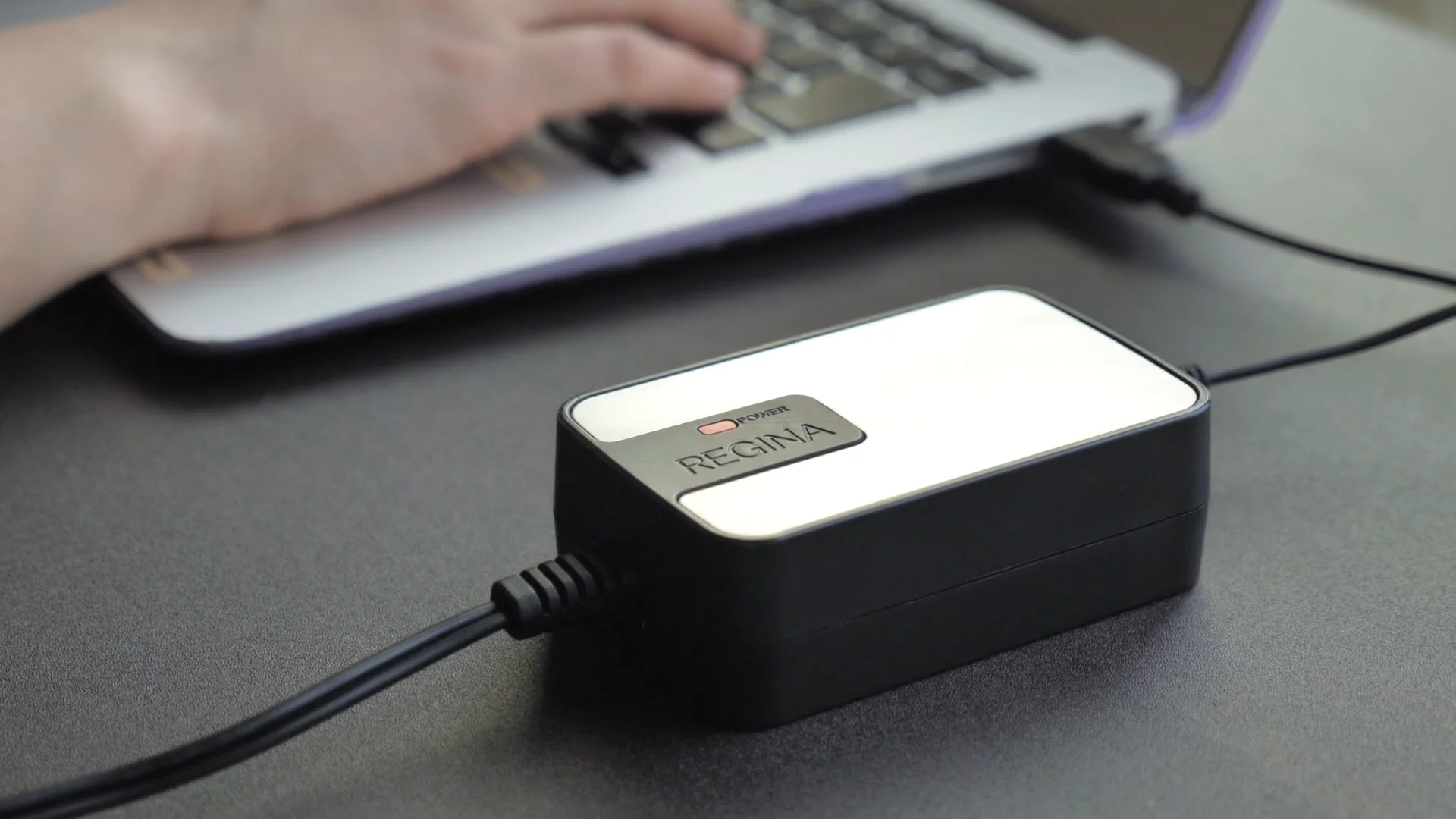 電磁波対策製品〕プラグインアース® | ecore produced by REGINA