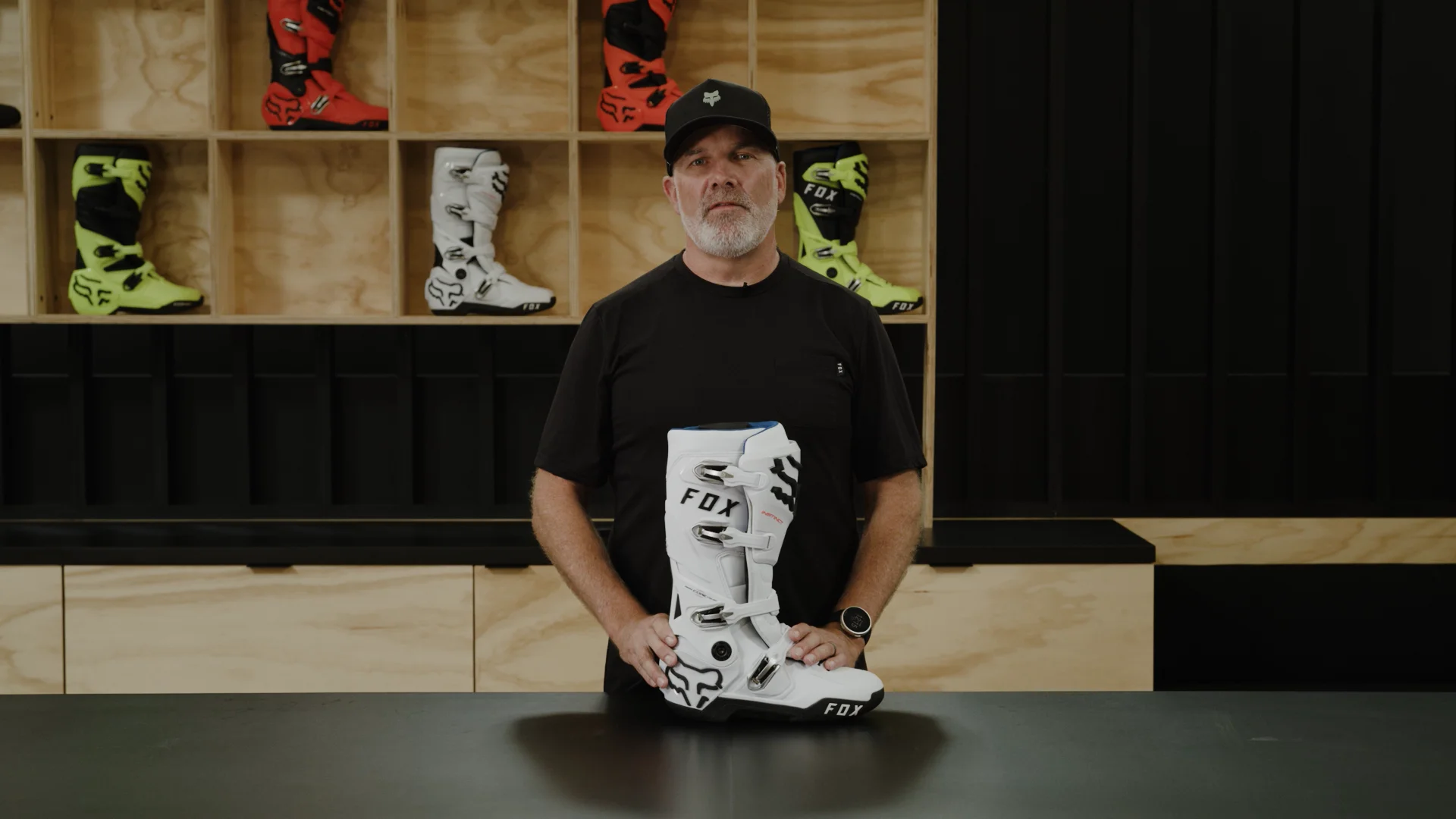 FOXがハイエンドブーツ「インスティンクト」をリニューアル - Off1.jp