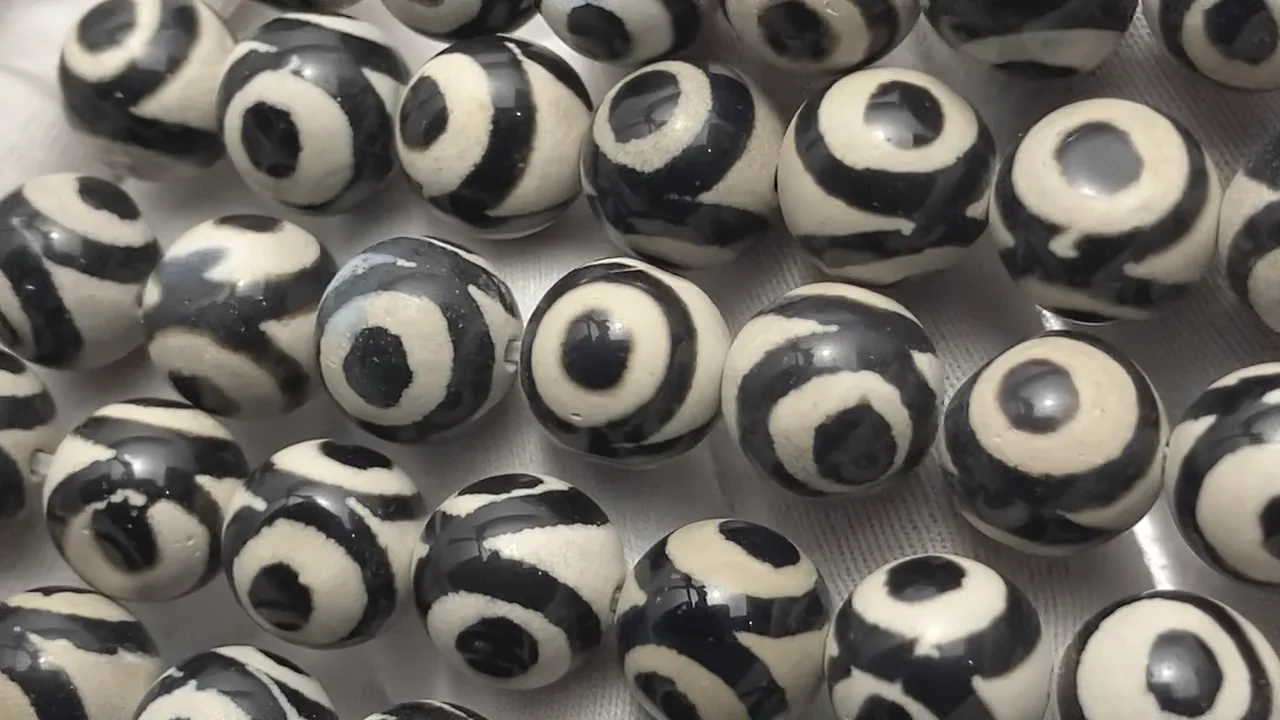 三眼天珠（さんがんてんじゅ） ラウンド10mm ブラック×ホワイト 1連