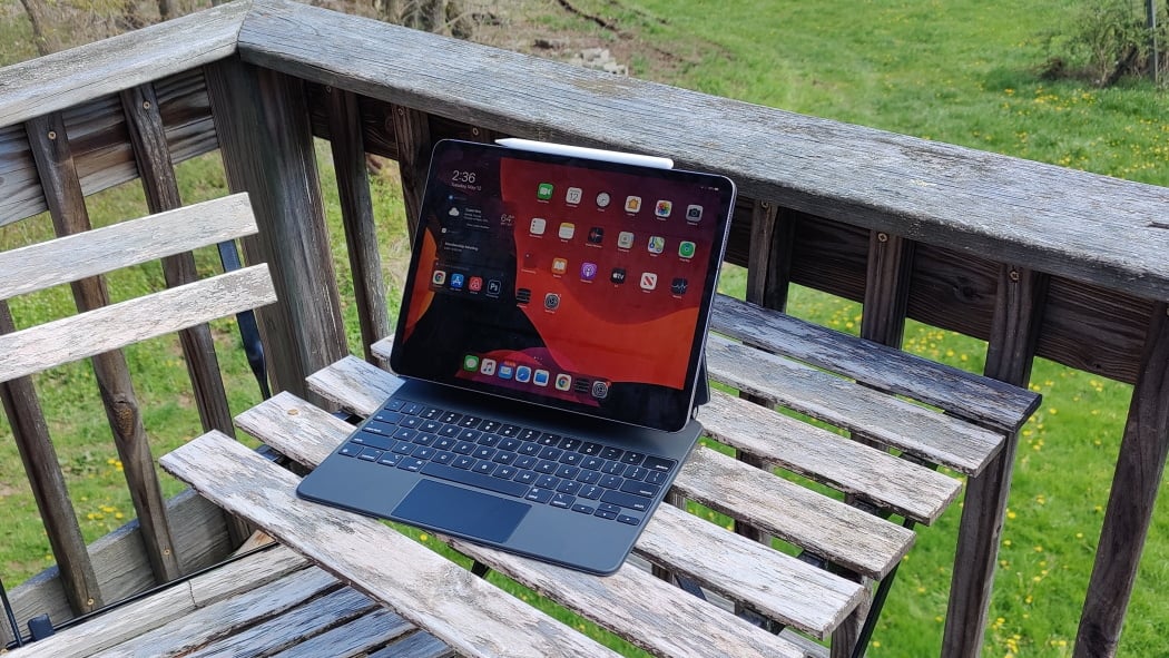 Apple Magic Keyboard for iPad Pro Review | PCMag