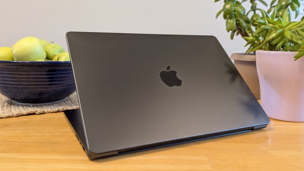 I Tested Apple's Rehashed M5 MacBook Pro—and It's a Graphics Beast