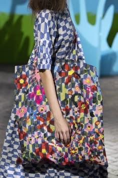 この Pinterest ボードで 16 件の「ダニエラグレジス」や「ニット