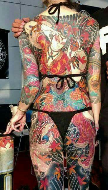 Pin van M F op Ink Suits