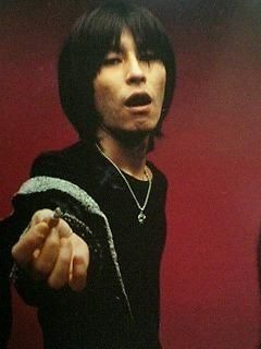 この人はミッシェルガンエレファントのチバさんですか？ - そうですね