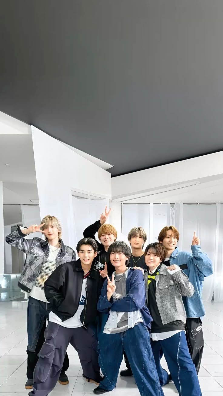 58 件の「なにわ男子集合」や「男子」のアイデアを見つけましょう