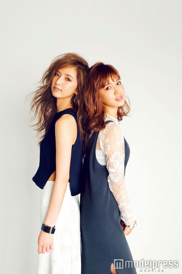 E-girls藤井萩花＆藤井夏恋、初のスタイルブック「ANTITHESE