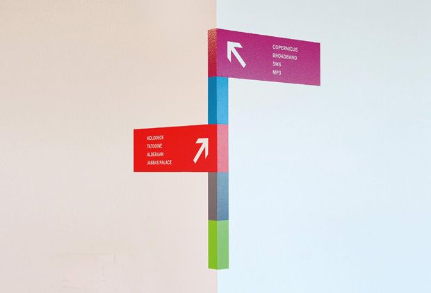 35 件の「Wayfinding」や「サイン デザイン」のアイデアを見つけま