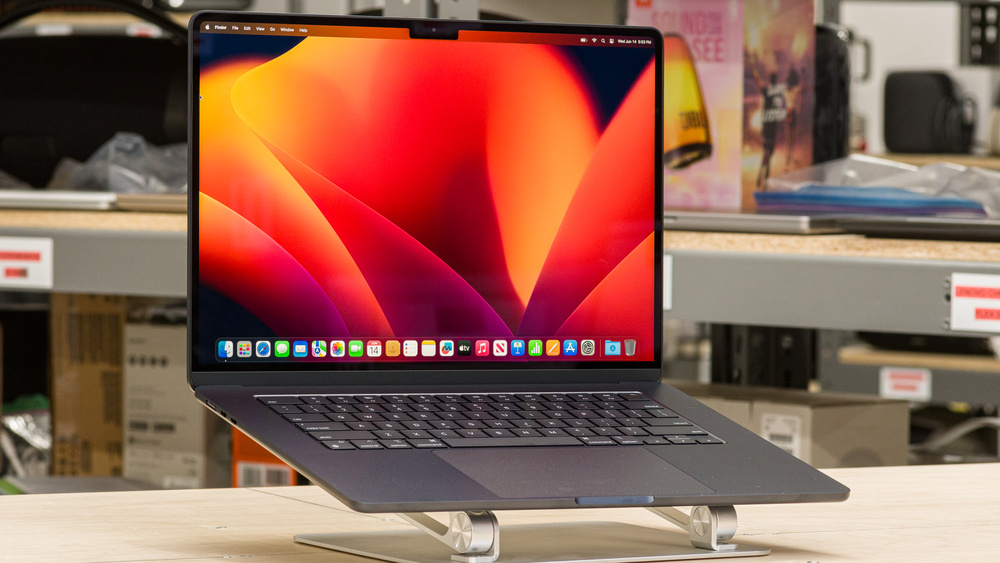 Apple MacBook Air 15 (M2, 2023) Review - RTINGS.com