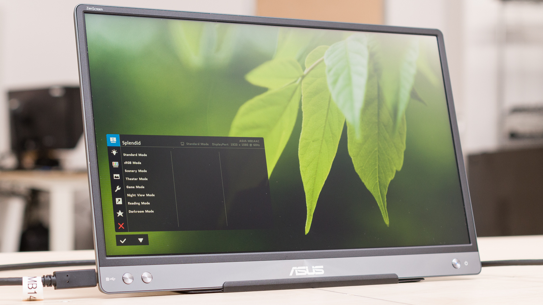 ASUS ZenScreen MB14AC Review - RTINGS.com