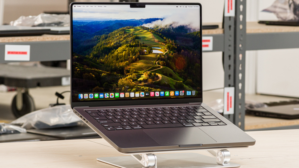 Apple MacBook Pro 14 (M3, 2023) Review - RTINGS.com
