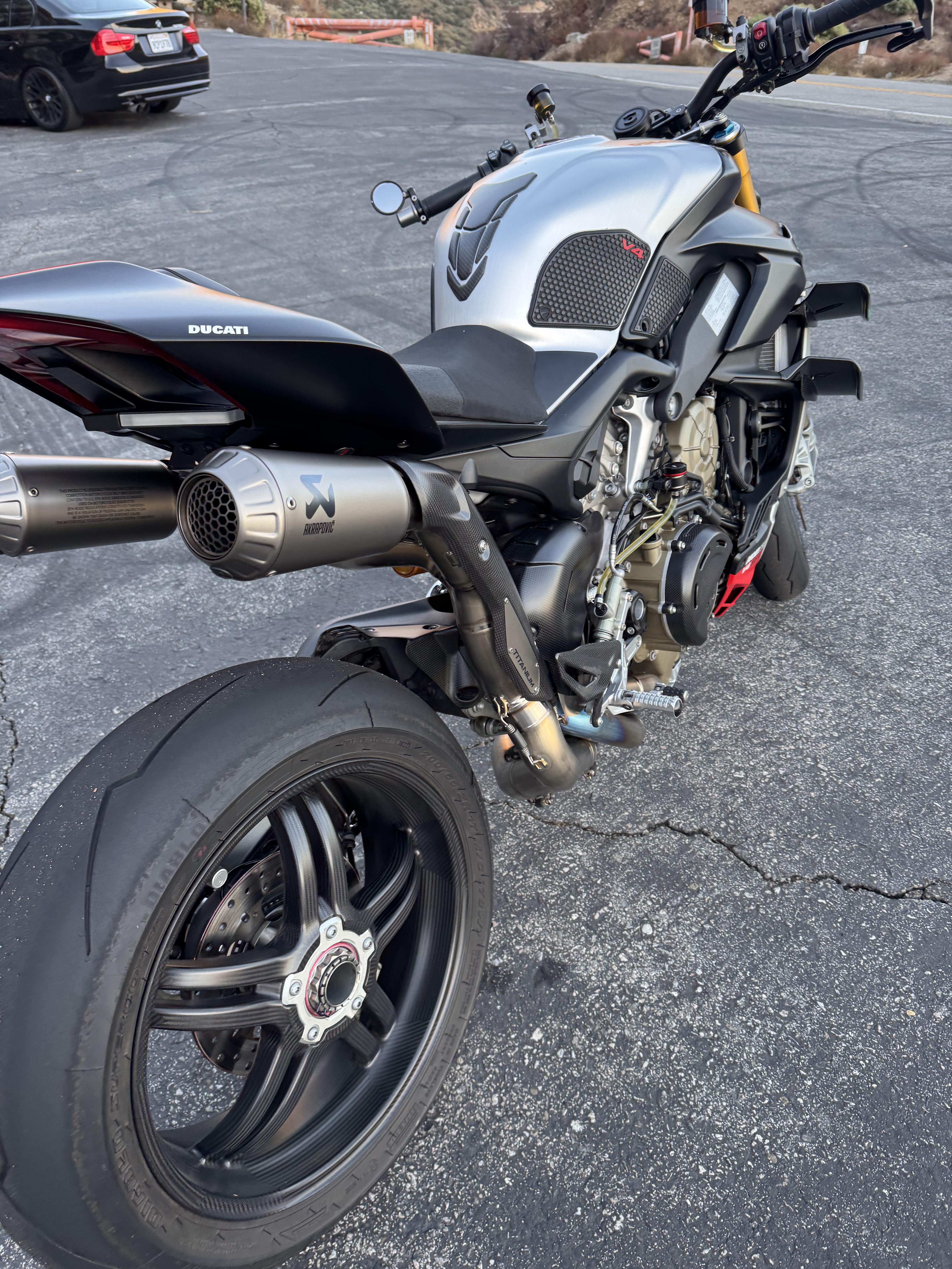 Ducati PANIGALE V4 Sc Project フルチタンエキゾースト。 : r/Ducati