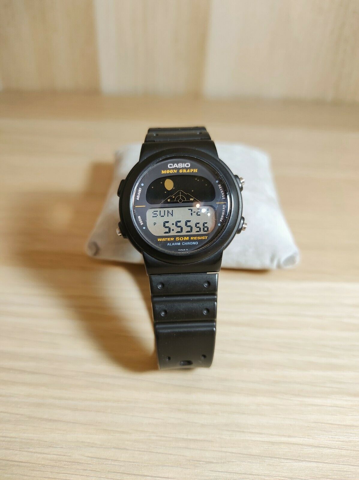 Casio GMW15 - Moon Graph] - (1985) - Animated moon phase watch