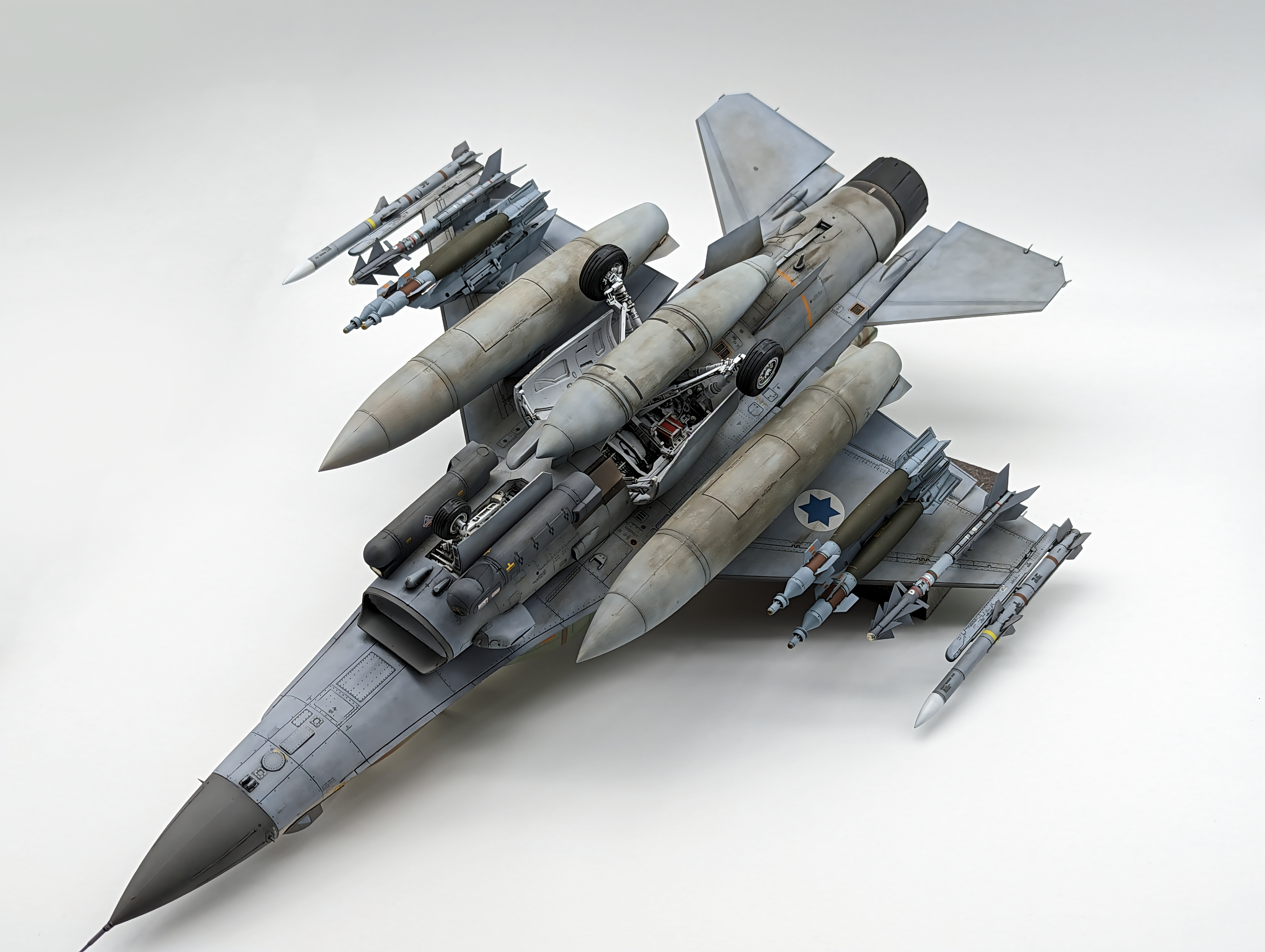 Academy F-16I Sufa 1/32. Four months or so of work. : r/modelmakers