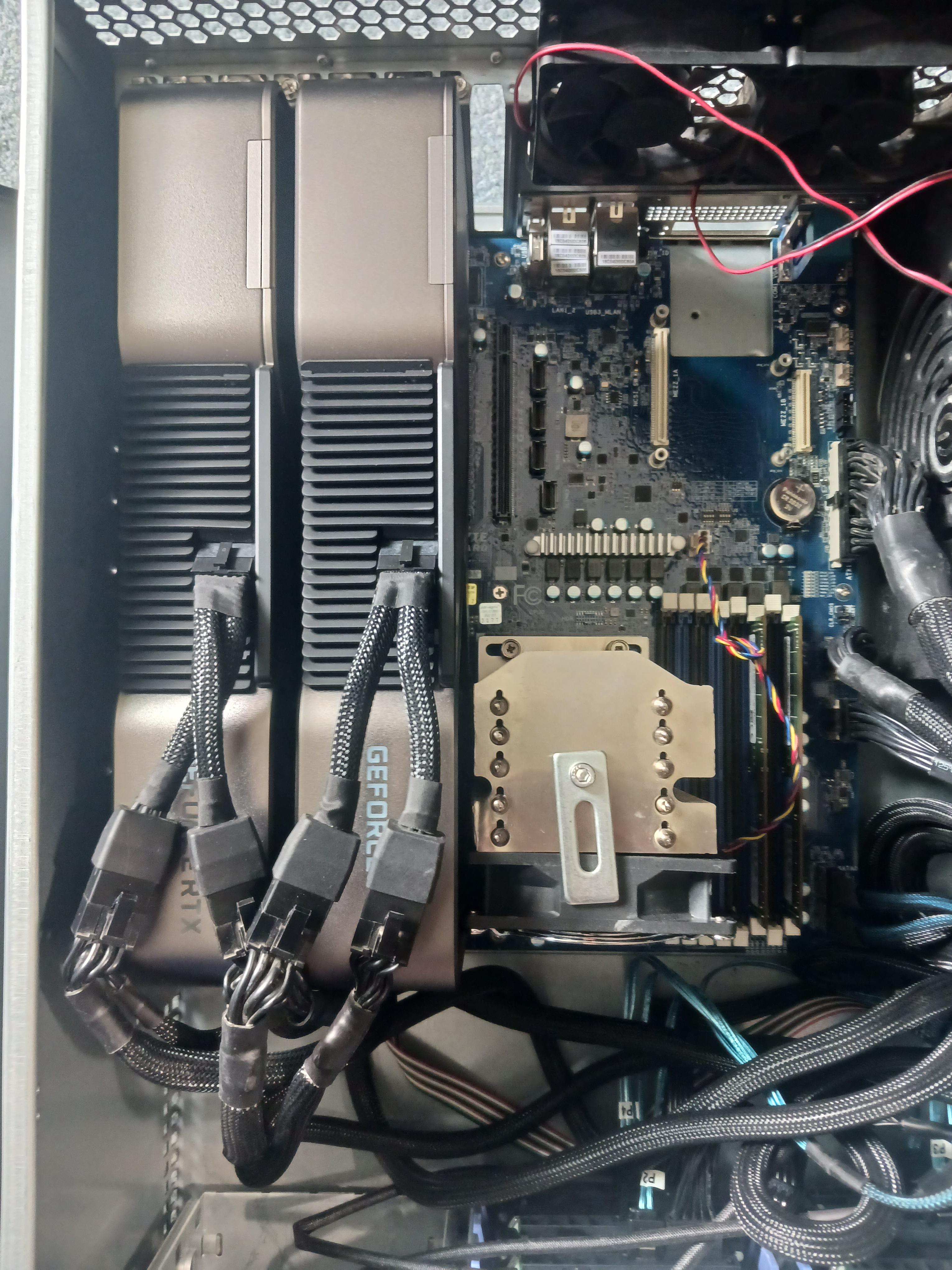 ラックマウントケースを2つ以上のGPUに使用している人いますか？ : r