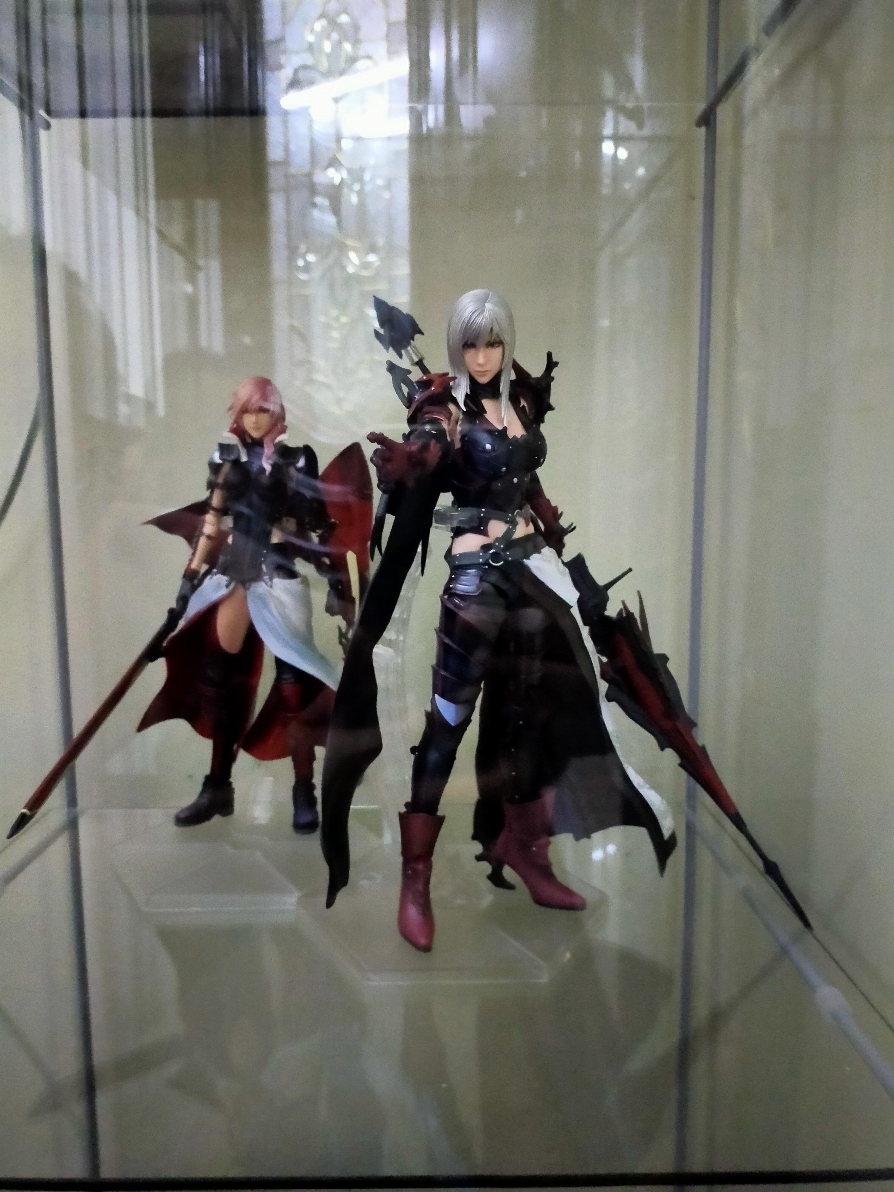 Play Arts改のライトニング（ライトニング リターンズ版）とアラネア