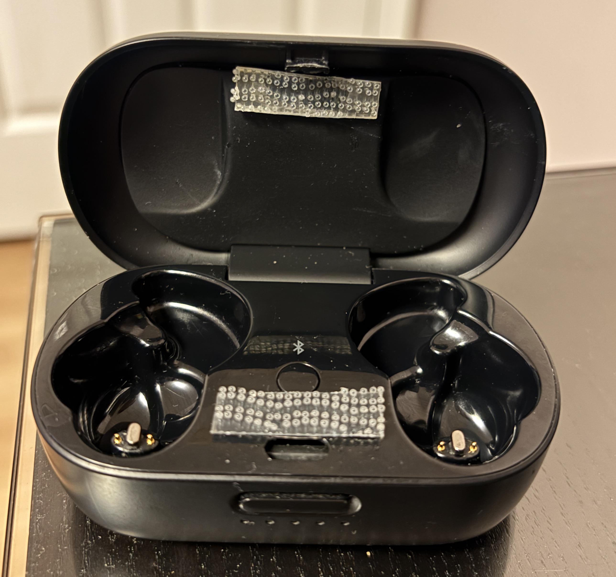 QuietComfort イヤホンの壊れたラッチ/留め具の「解決策」 : r/bose