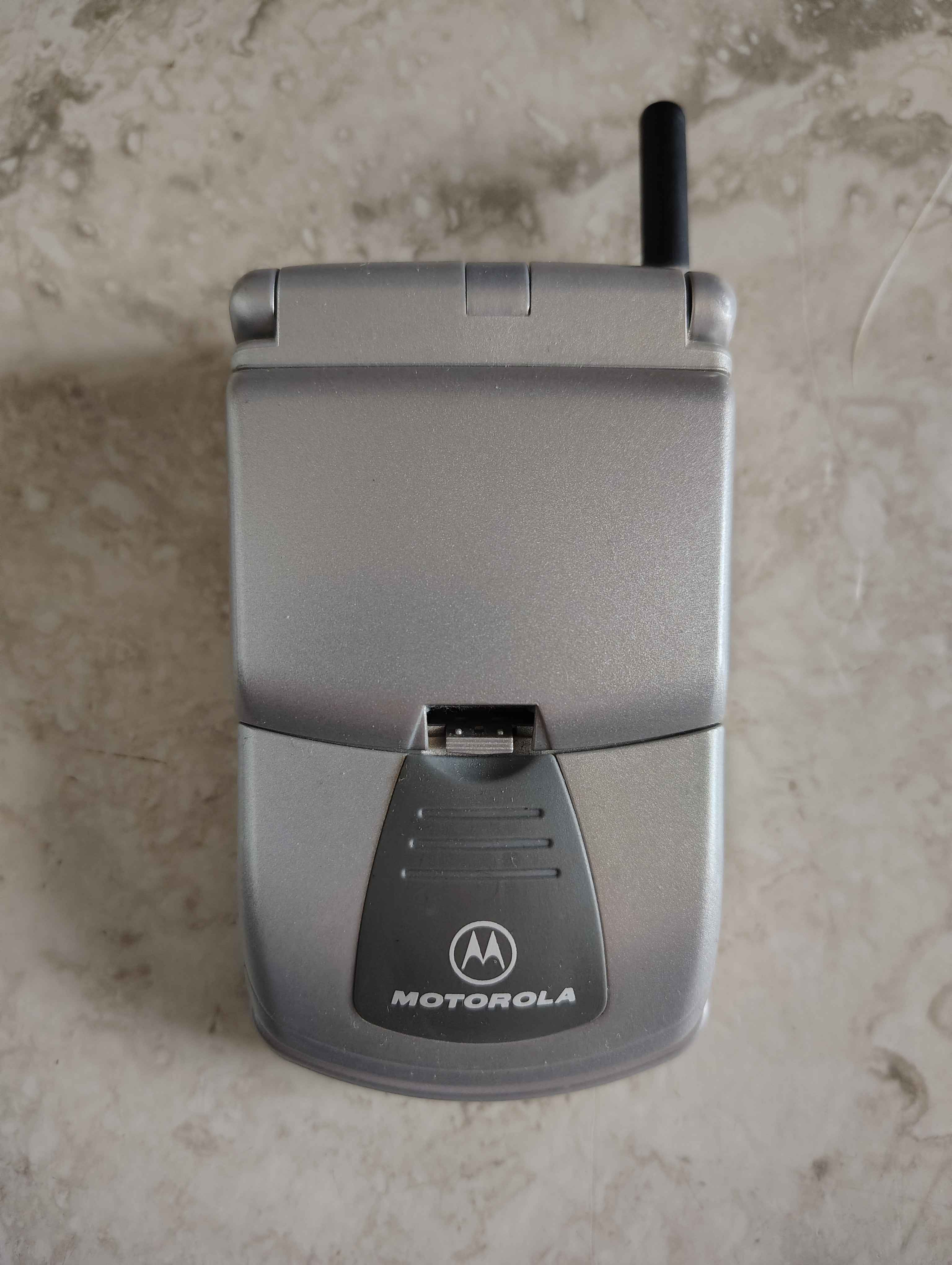 Motorola TIMEPORT P8767 (2000) : r/vintagemobilephones