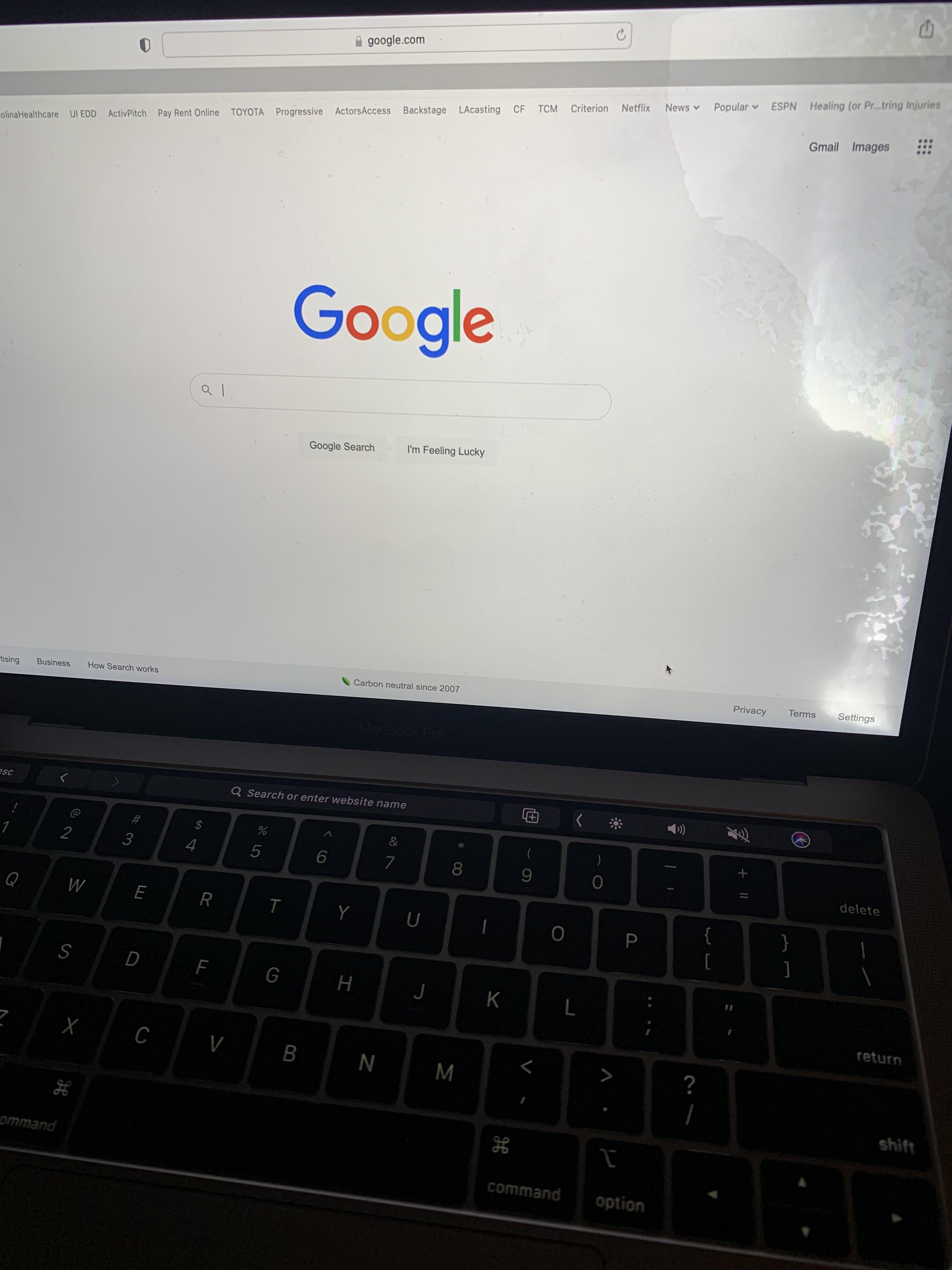 MacBook Proの画面が水濡れでやばい。助けて！ : r/macbookpro