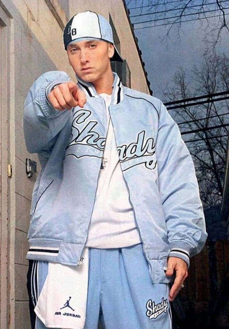 このアパレル、ファン向けにセールしてた？（バカみたいに聞こえたく