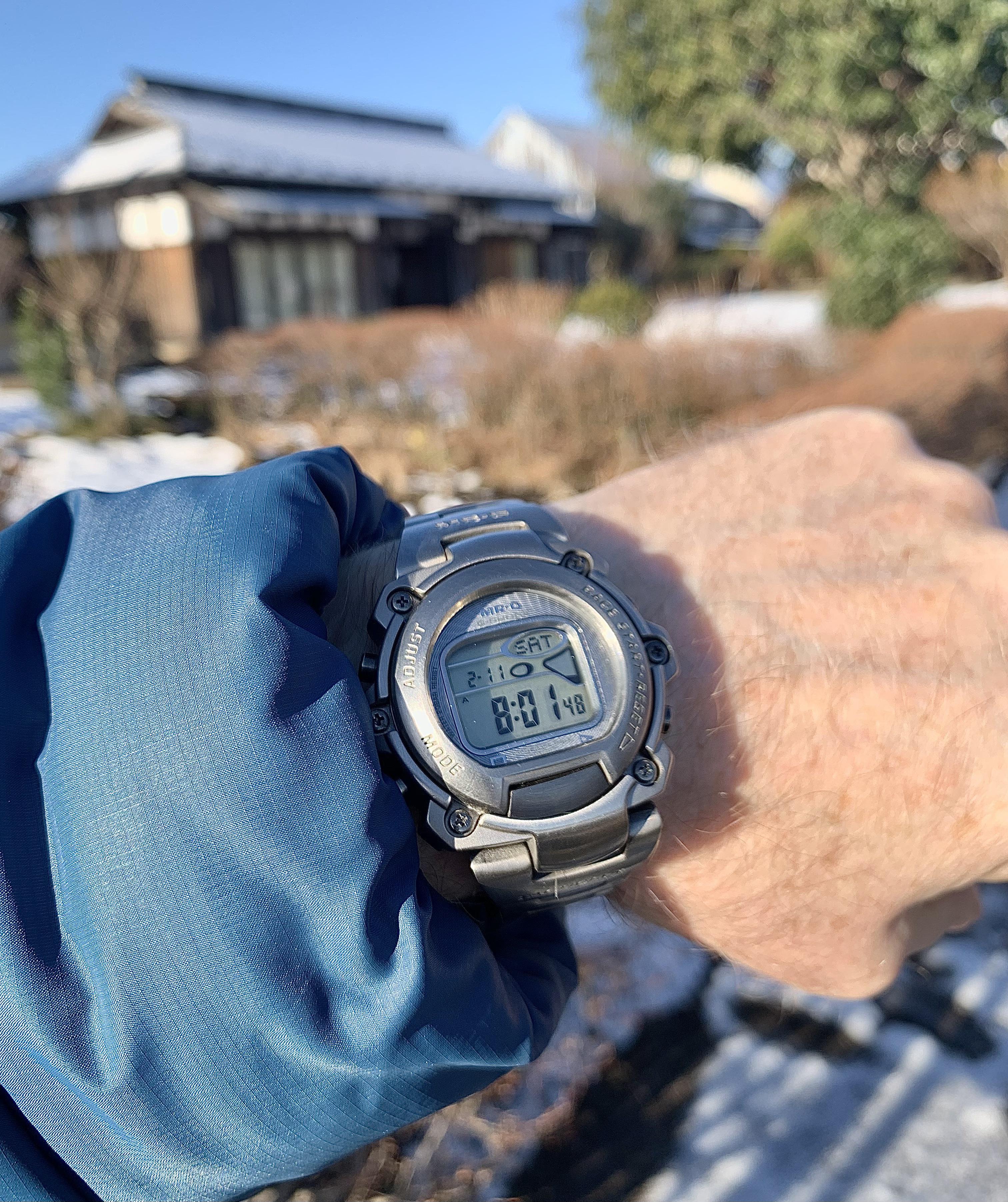 Vintage MRG-1000T pulling duty on a snowy morning in Tokyo. Love