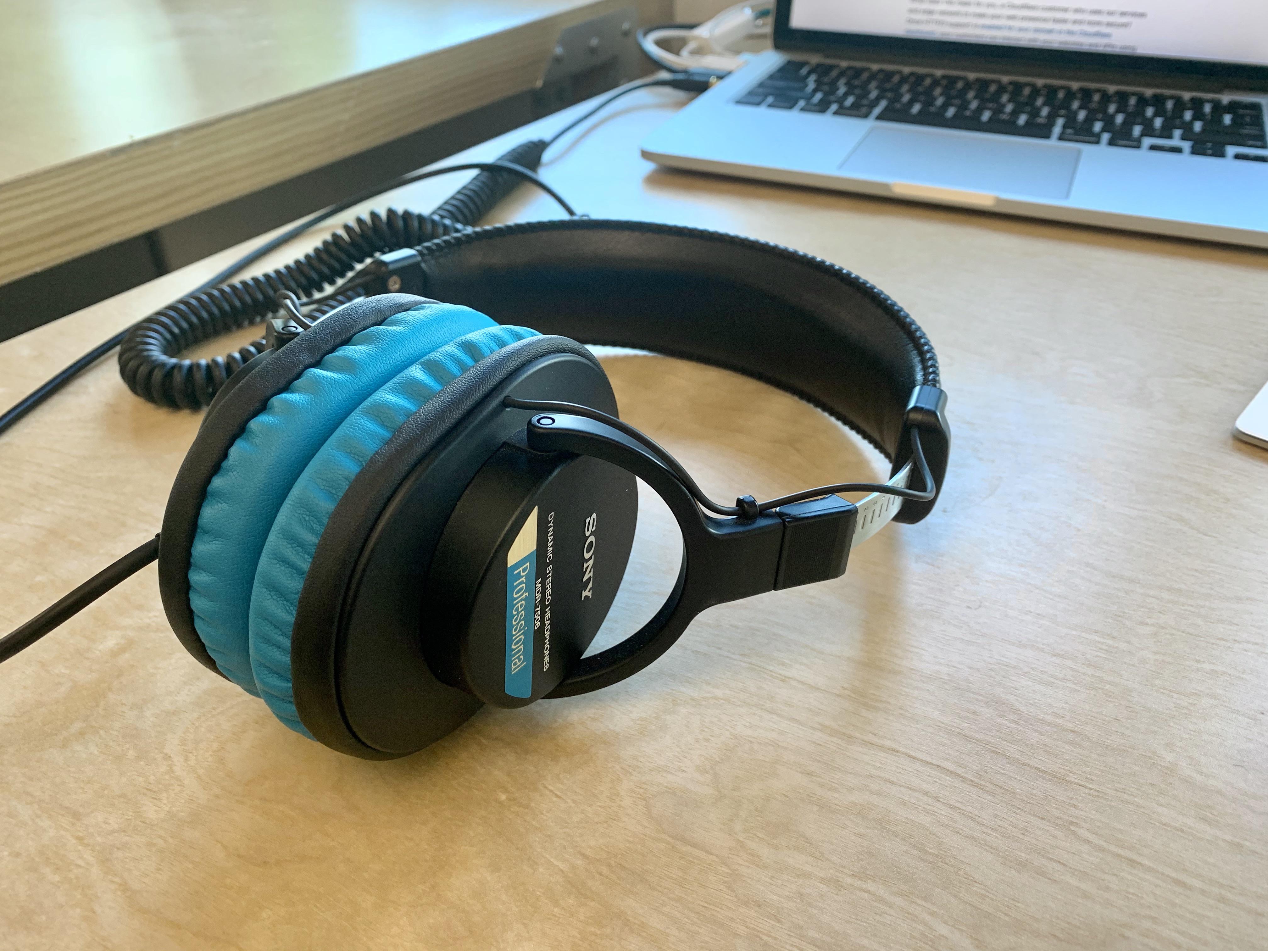 職場で使ってるMDR-7506のイヤーパッドがボロボロになってたから