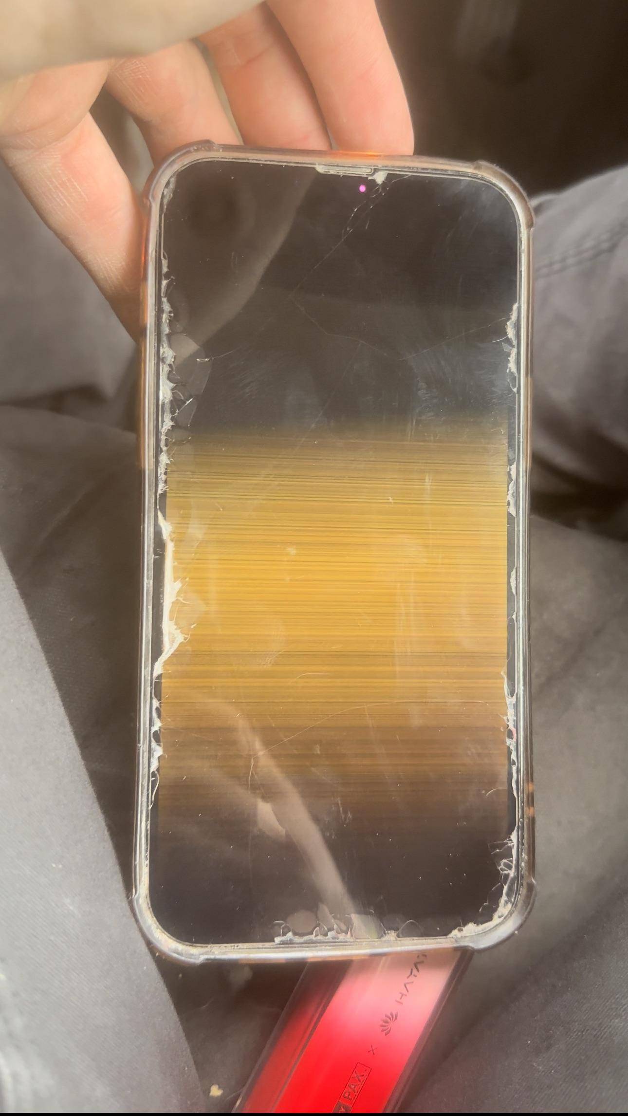 iPhone 13 Pro Max が黄色い画面で点滅 : r/iphone