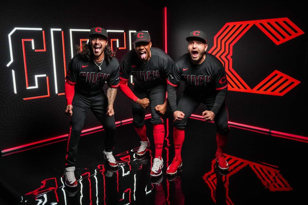 シンシナティ・レッズのシティコネクトユニフォーム、めっちゃイケてる